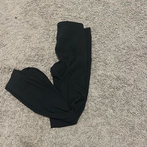 Black size 2, Lululemon leggings with reflector pockets